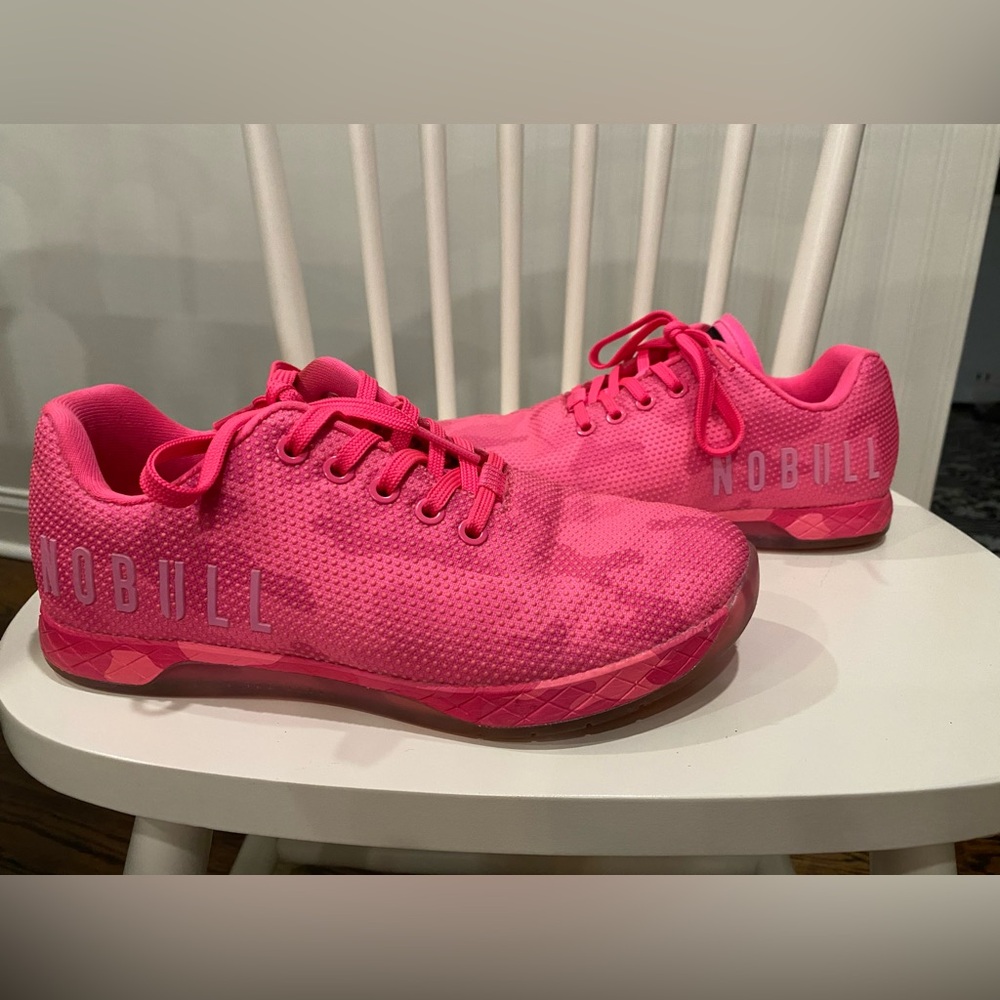NoBull Women’s Neon pink camo trainers